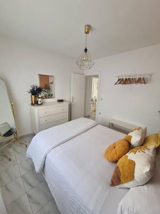 Nice Beachside 2-Bd Apt Near Barcelona Cunit Exteriör bild