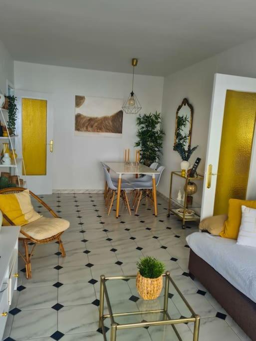 Nice Beachside 2-Bd Apt Near Barcelona Cunit Exteriör bild